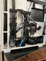 nzxt-h7-flow-side-panel-removed.jpg